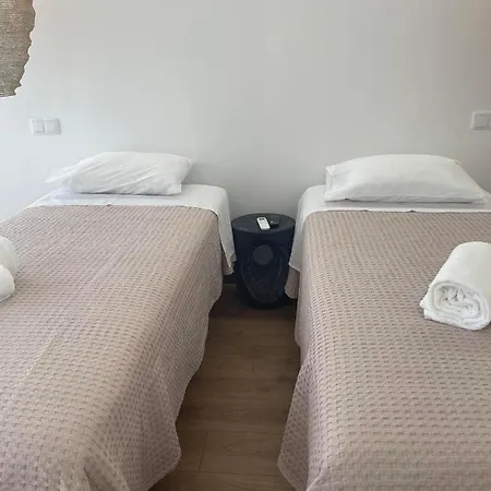 Baixa Exclusive House בית הארחה *